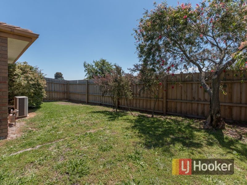 35 Horsfield Street, Cranbourne North VIC 3977