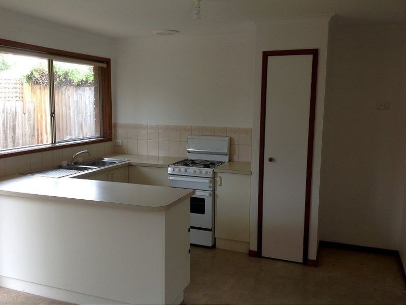 2/5 Maureen Close, Cranbourne VIC 3977