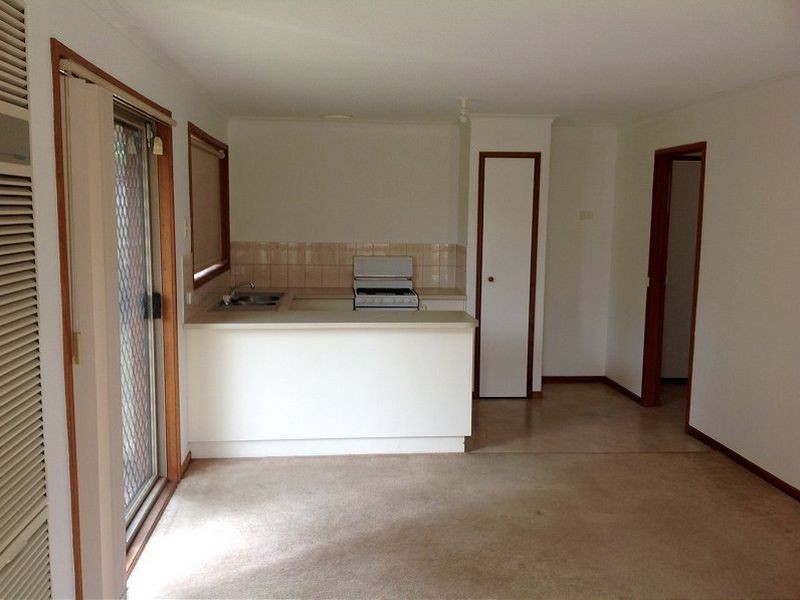 2/5 Maureen Close, Cranbourne VIC 3977