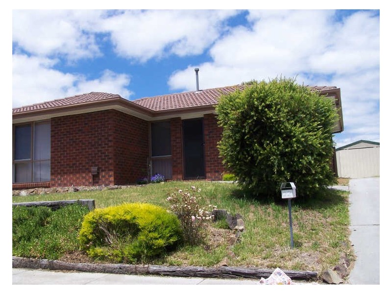 22 Hamilton Drive, Cranbourne VIC 3977