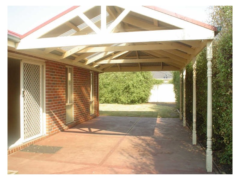9 Formby Place, Cranbourne VIC 3977