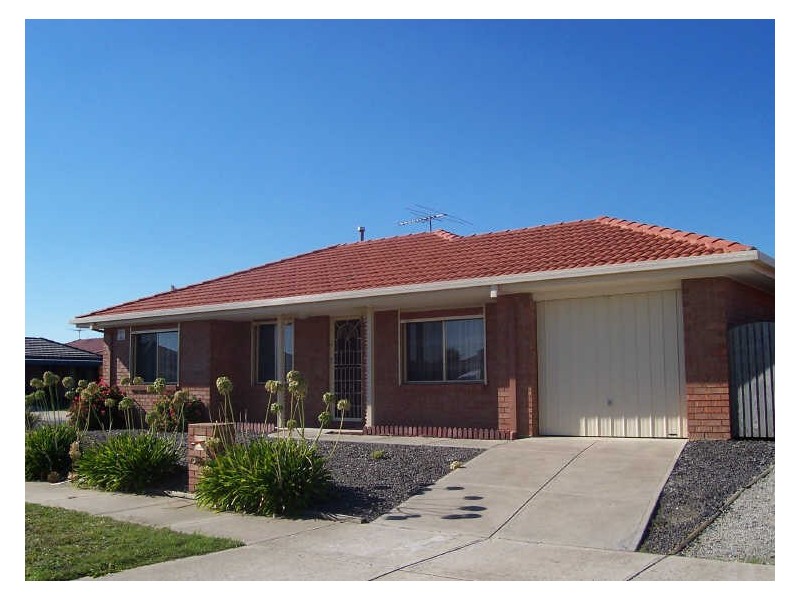 1 Talara Court, Cranbourne VIC 3977