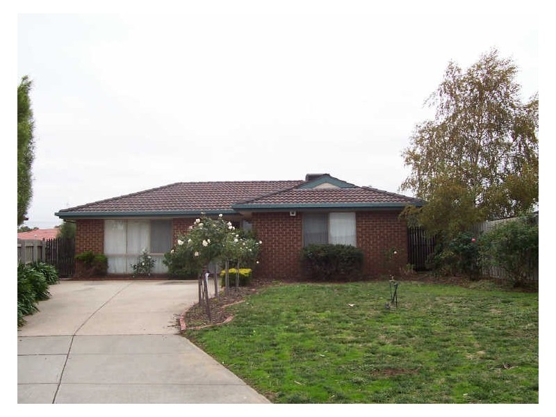 6 Curnow Court, Cranbourne VIC 3977
