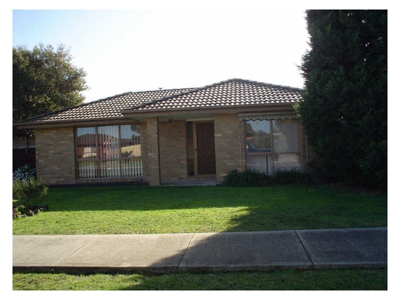 86 Gipps Crescent, Cranbourne VIC 3977