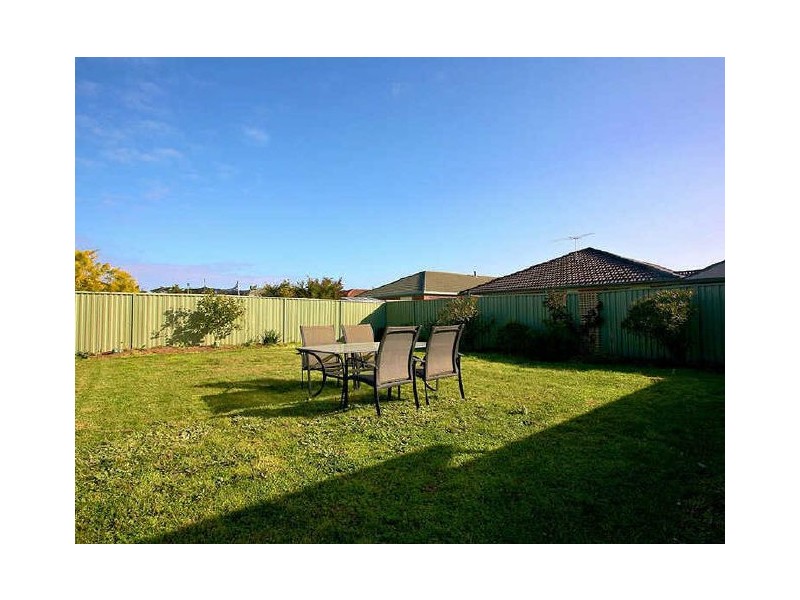 10 Thistlewood Place, Cranbourne East VIC 3977