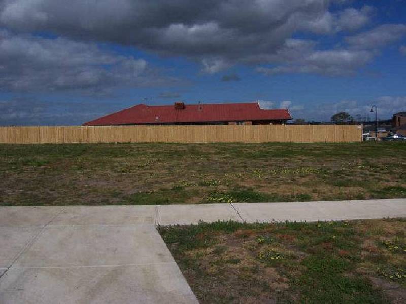 8 Canadian Maple Place, Lyndhurst VIC 3975