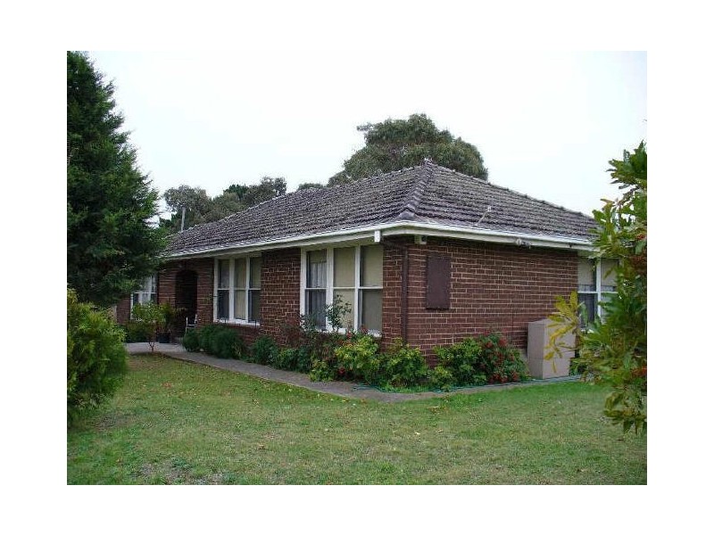 15 Carr Boyd Road, Cranbourne South VIC 3977