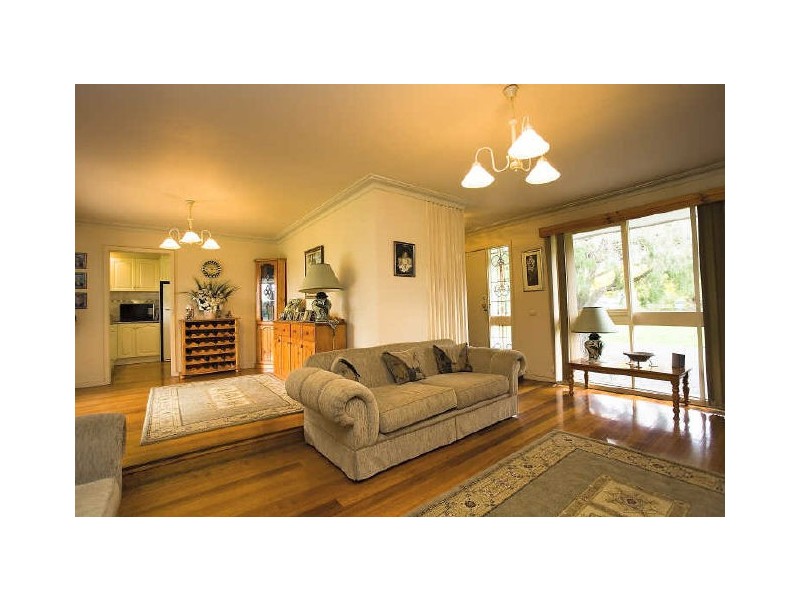 27 Scott Road, Cranbourne South VIC 3977