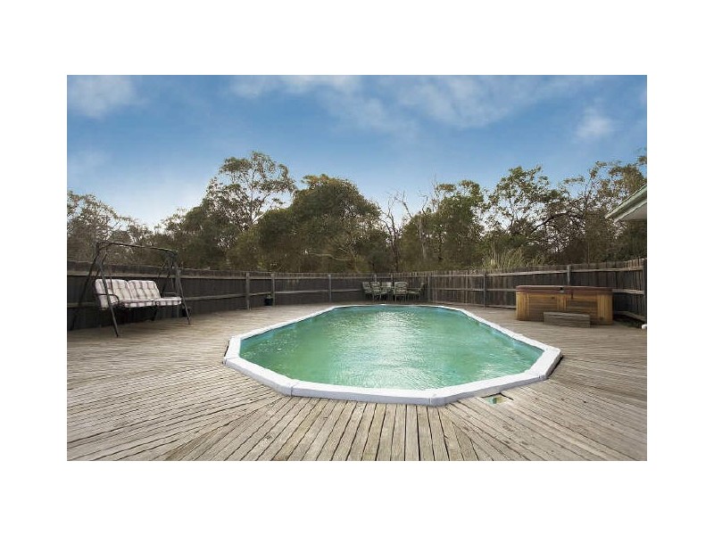 27 Scott Road, Cranbourne South VIC 3977