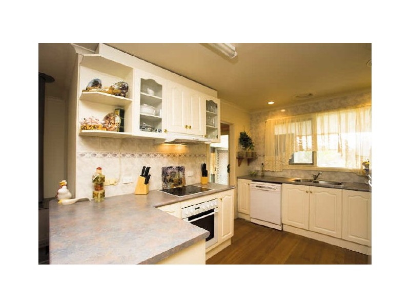 27 Scott Road, Cranbourne South VIC 3977