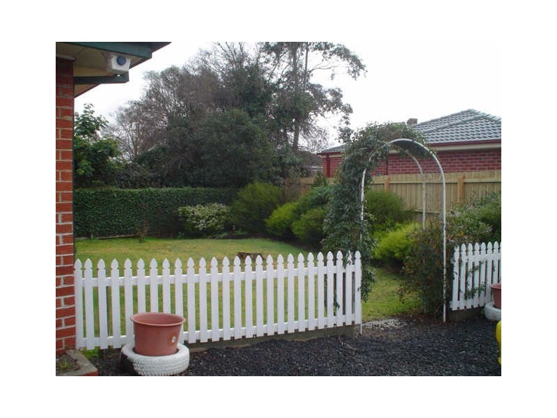 2/33 Jillian Street, Cranbourne VIC 3977
