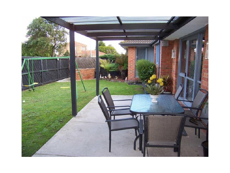151 Courtenay Avenue, Cranbourne North VIC 3977