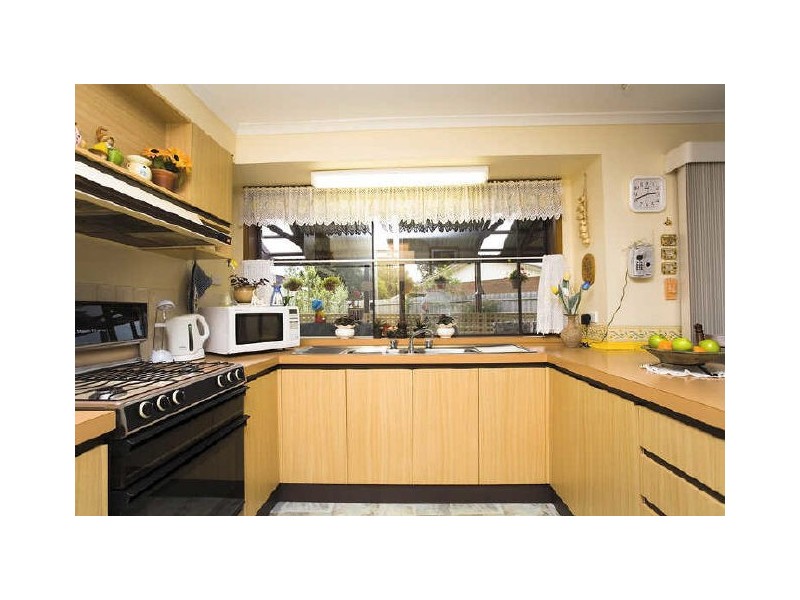 14 Chomley Street, Cranbourne VIC 3977