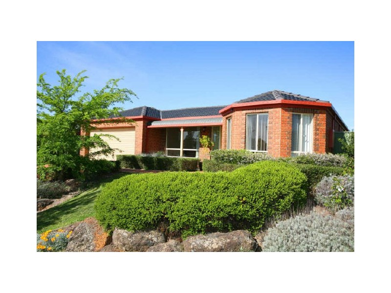 23 Waterside Drive, Cranbourne East VIC 3977