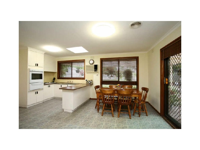 32 Clarendon Street, Cranbourne VIC 3977