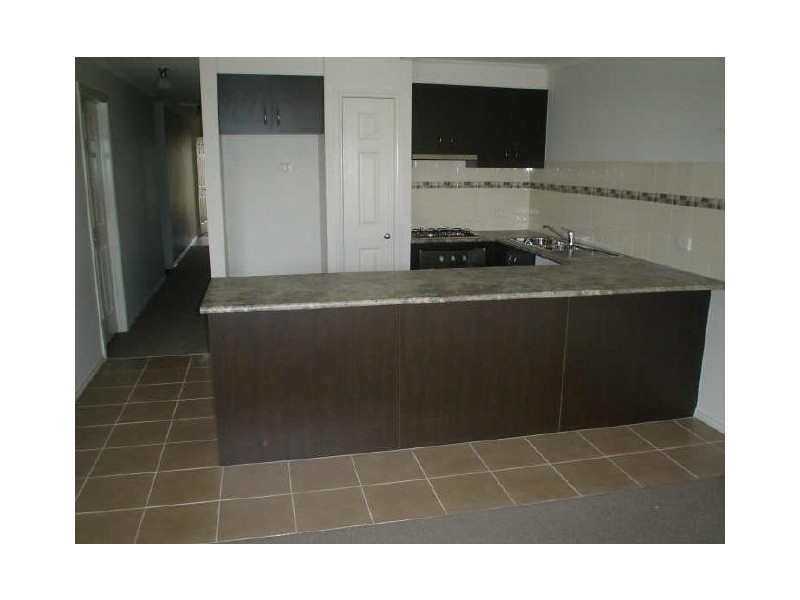 2/862 Greenaway Terrace, Cranbourne East VIC 3977