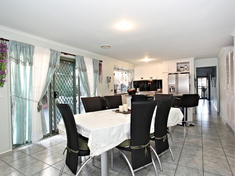 10 Howqua Place, Cranbourne East VIC 3977