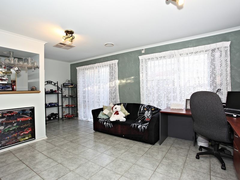 10 Howqua Place, Cranbourne East VIC 3977