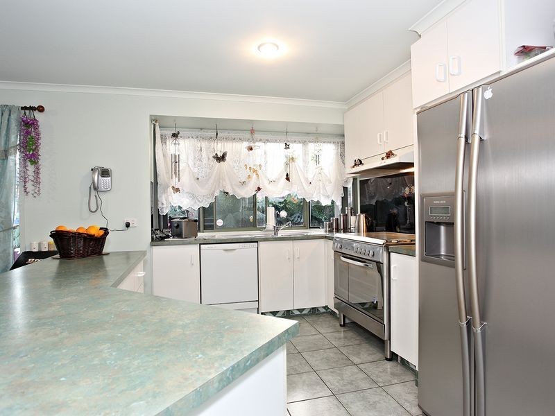 10 Howqua Place, Cranbourne East VIC 3977