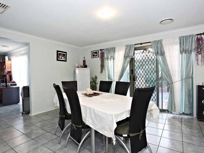 10 Howqua Place, Cranbourne East VIC 3977