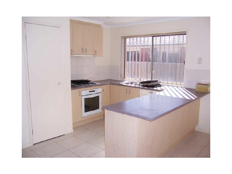 17 Fairhaven Boulevard, Cranbourne VIC 3977