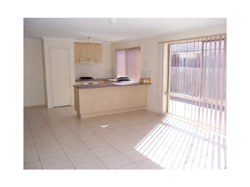 17 Fairhaven Boulevard, Cranbourne VIC 3977