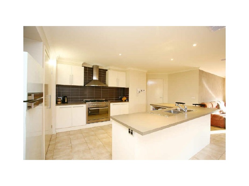 13 Dryandra Place, Cranbourne VIC 3977