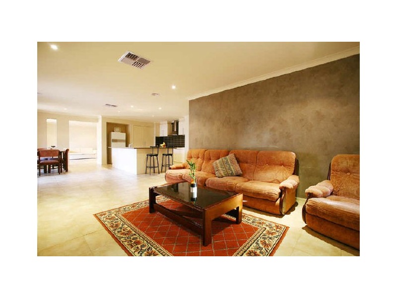 13 Dryandra Place, Cranbourne VIC 3977