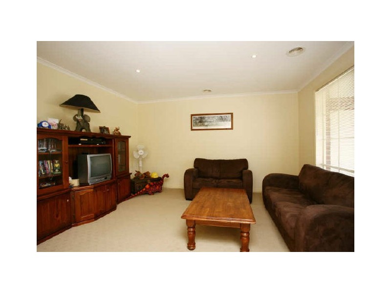 3 Glade Court, Cranbourne VIC 3977