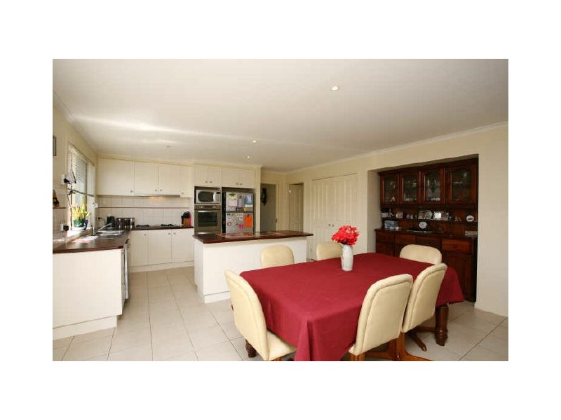 3 Glade Court, Cranbourne VIC 3977