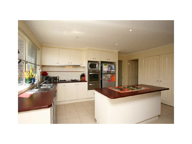 3 Glade Court, Cranbourne VIC 3977