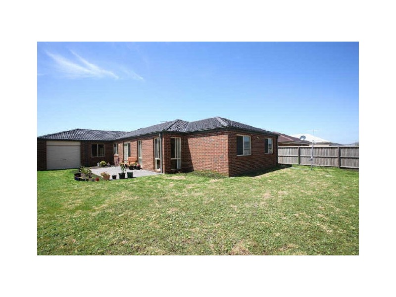 3 Glade Court, Cranbourne VIC 3977