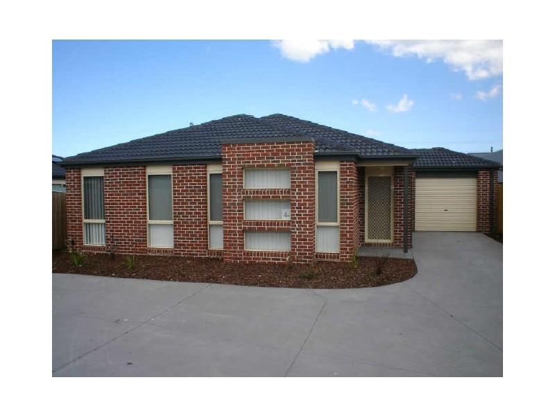 4/33 Breens Road, Cranbourne VIC 3977