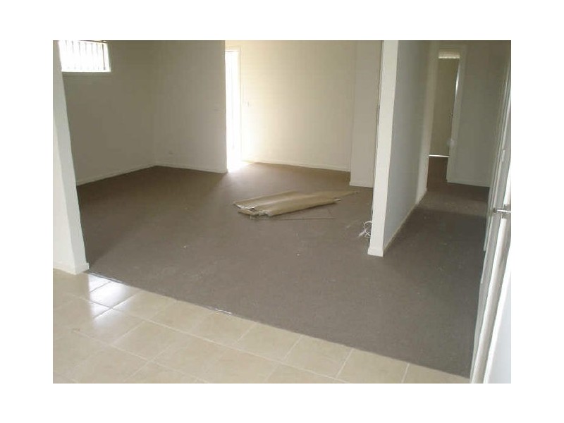 4/33 Breens Road, Cranbourne VIC 3977