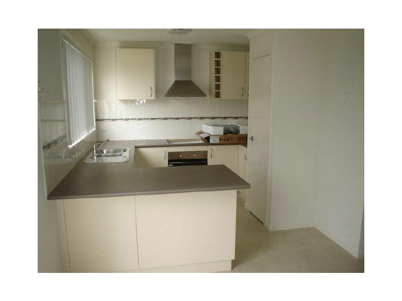 4/33 Breens Road, Cranbourne VIC 3977