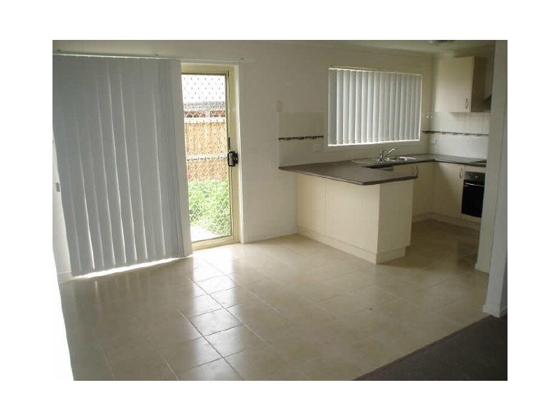 4/33 Breens Road, Cranbourne VIC 3977