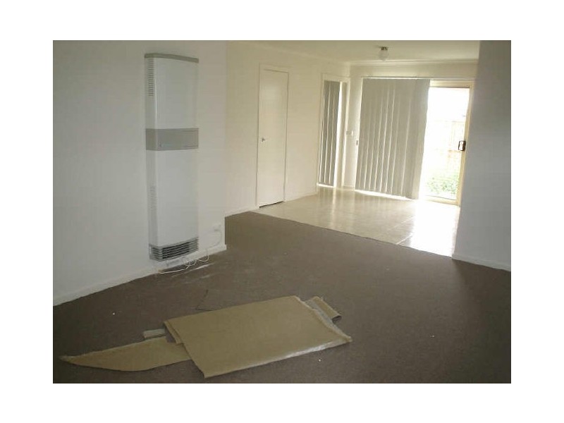 4/33 Breens Road, Cranbourne VIC 3977