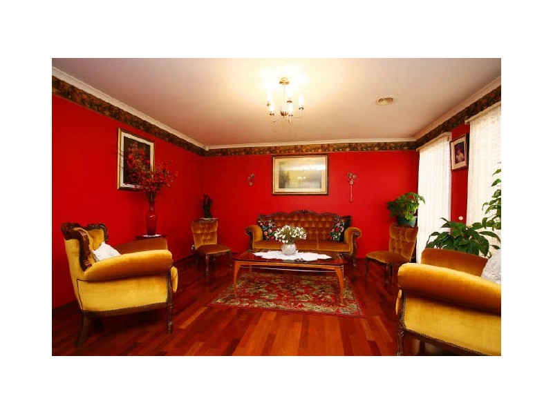 24 Horsfield Street, Cranbourne North VIC 3977