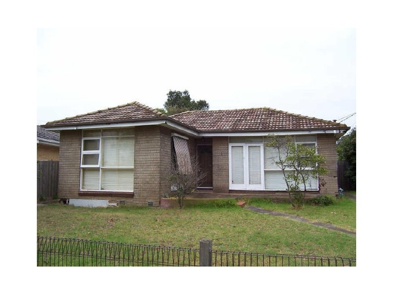 2 Greaves Street, Cranbourne VIC 3977