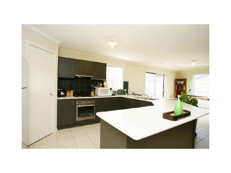 14 Dryandra Place, Cranbourne VIC 3977