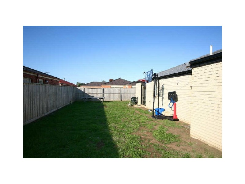 14 Dryandra Place, Cranbourne VIC 3977