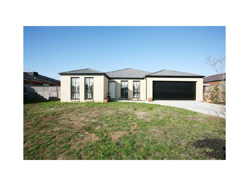 14 Dryandra Place, Cranbourne VIC 3977