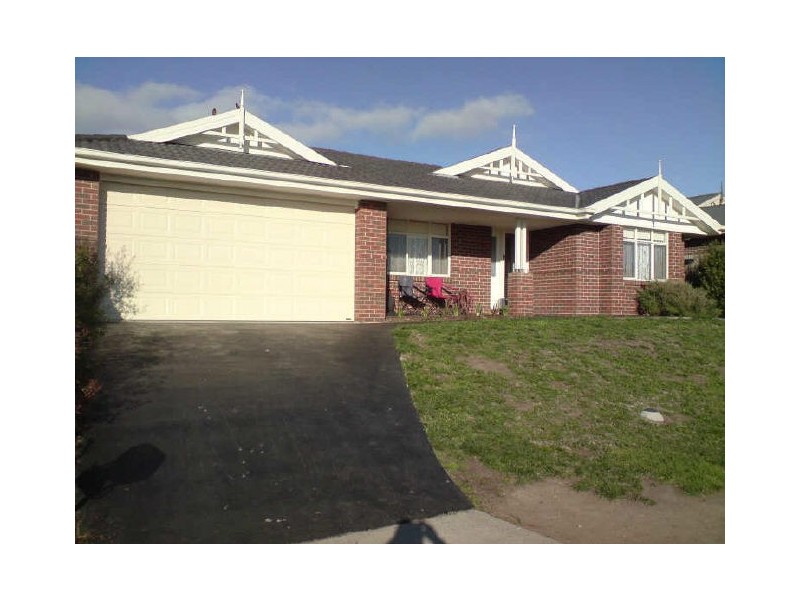 3 Durnoch Place, Cranbourne VIC 3977