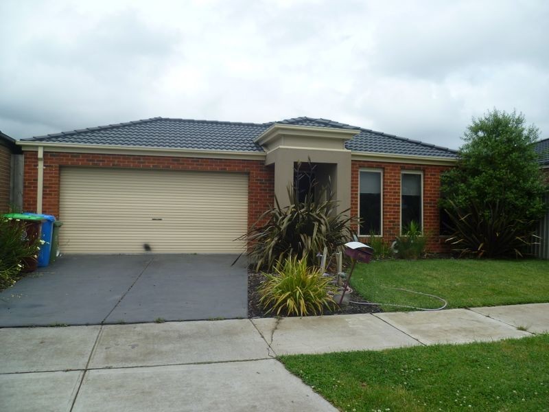 20 Maddock Drive, Cranbourne VIC 3977