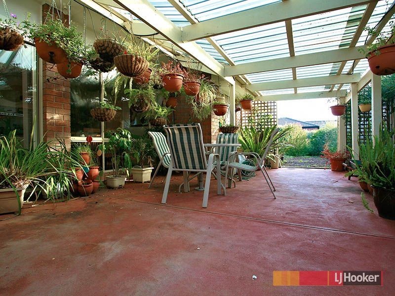 8 Cirai Crescent, Cranbourne VIC 3977