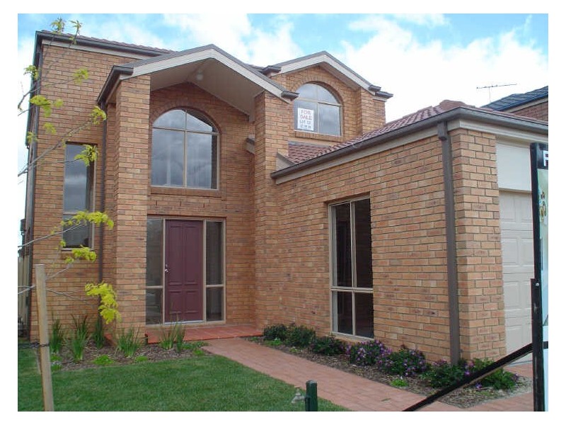 17 Amhurst Drive, Narre Warren South VIC 3805