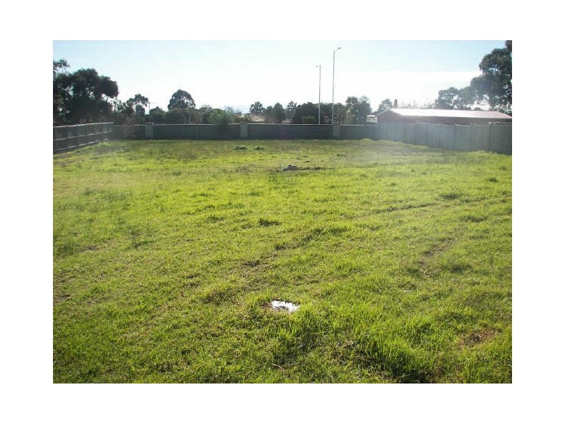 16 Hilda Way, Cranbourne VIC 3977