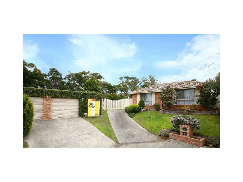 4 Iris Court, Cranbourne North VIC 3977