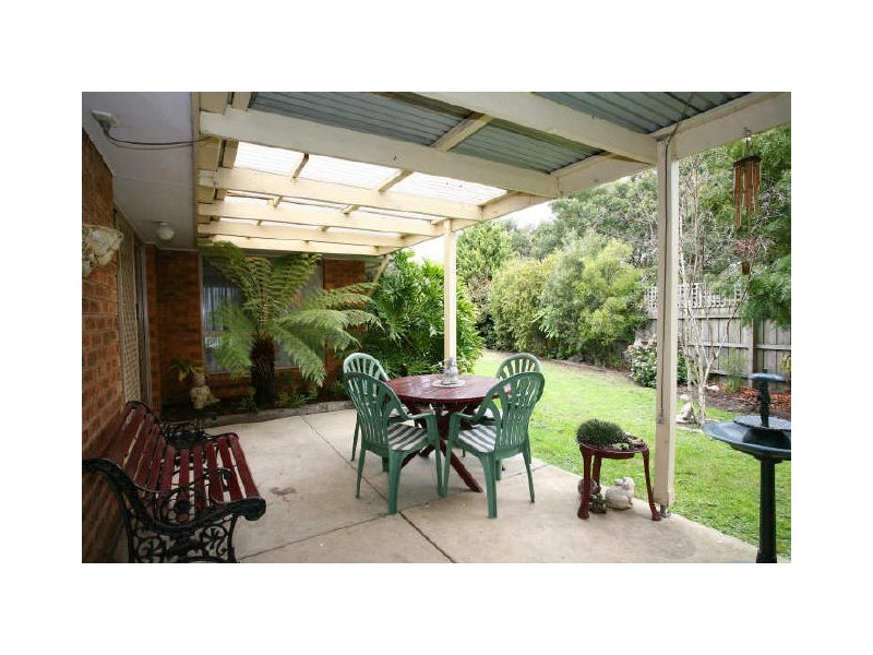 4 Iris Court, Cranbourne North VIC 3977