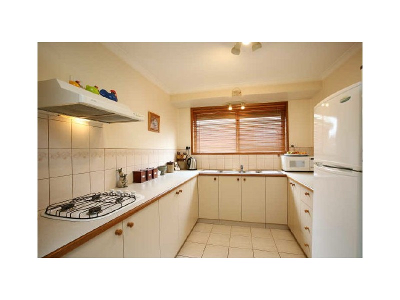 4 Iris Court, Cranbourne North VIC 3977